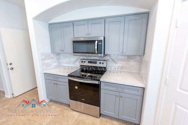 Building Photo - 9096 N 97th Dr