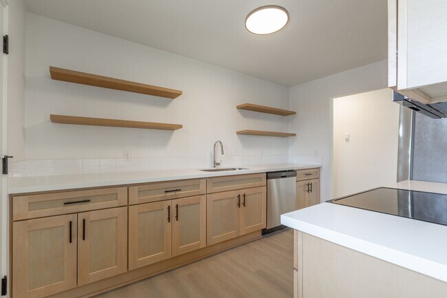 Building Photo - Crowne Pointe Apartment Homes