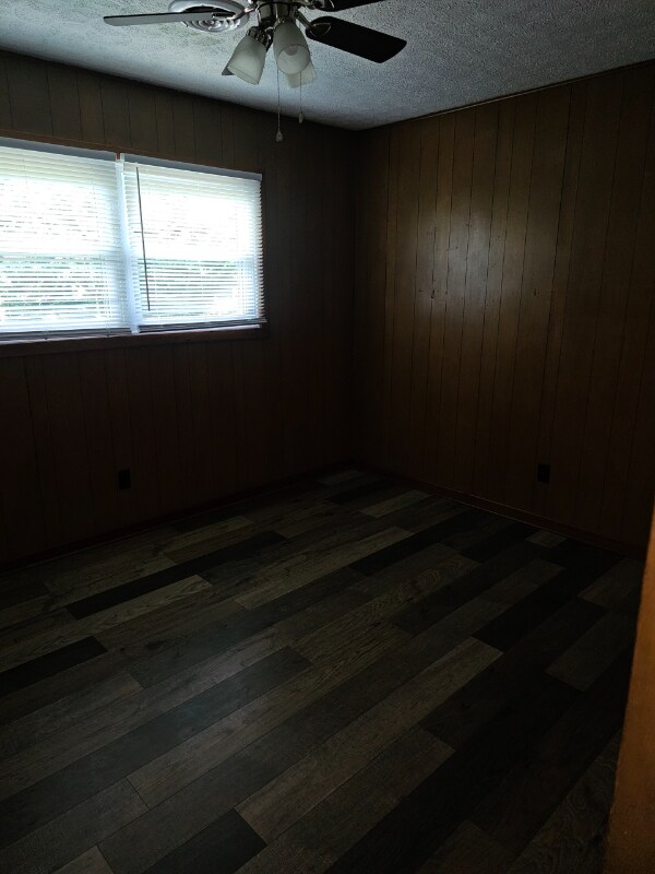 Building Photo - 232 Reed Hollow Rd