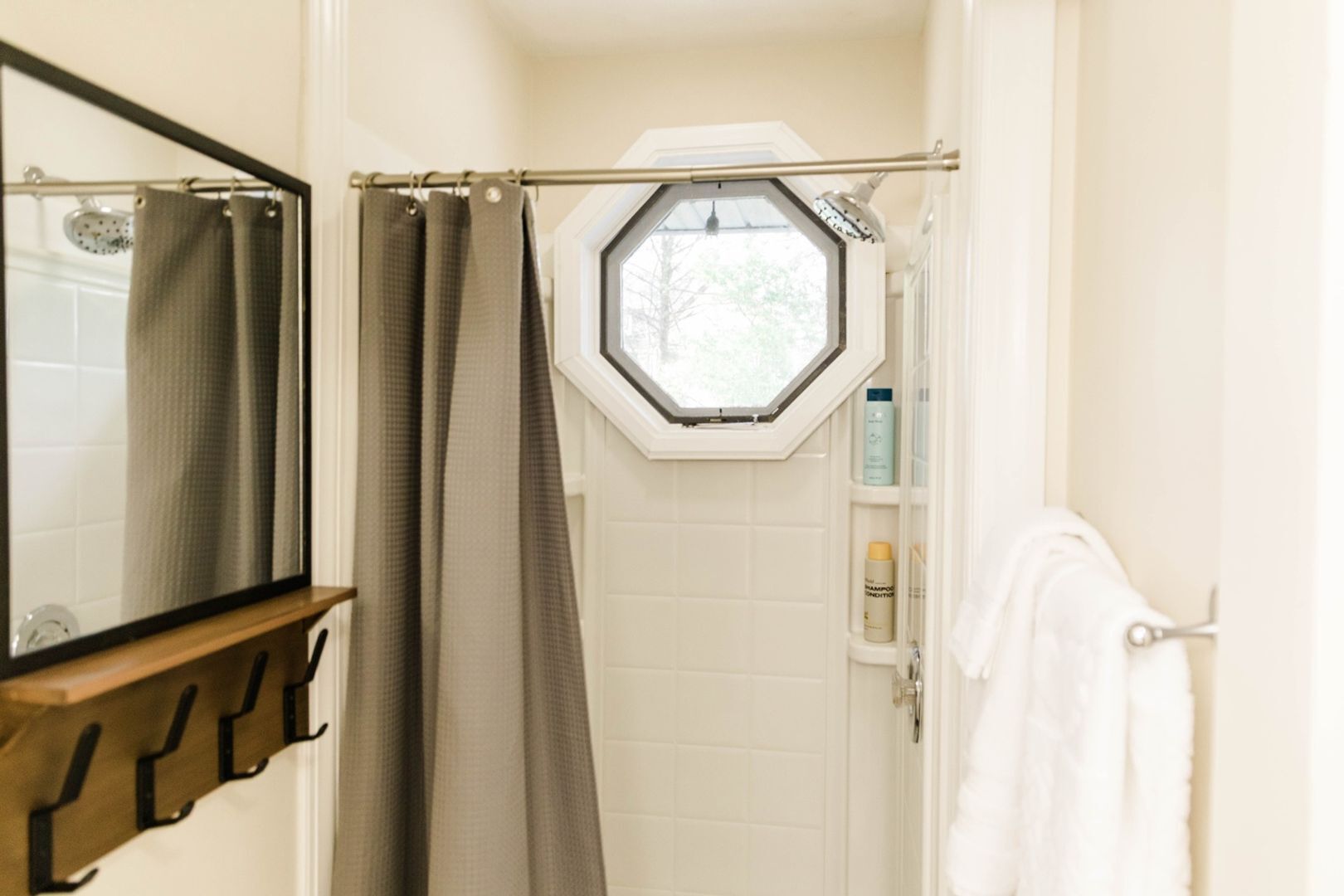 Building Photo - 39 Southwicke Dr