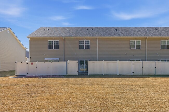 Building Photo - 240 Canyon Oak Loop