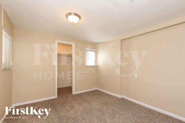 Building Photo - 2919 W Seldon Ln