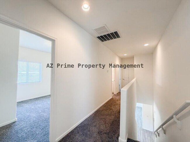 Building Photo - 1741 W Pollack St