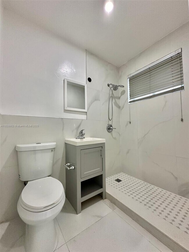 Building Photo - 62 NE 78th St
