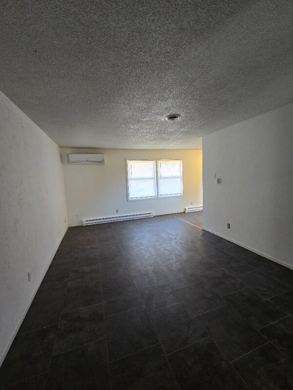 Building Photo - 518 6th Ave