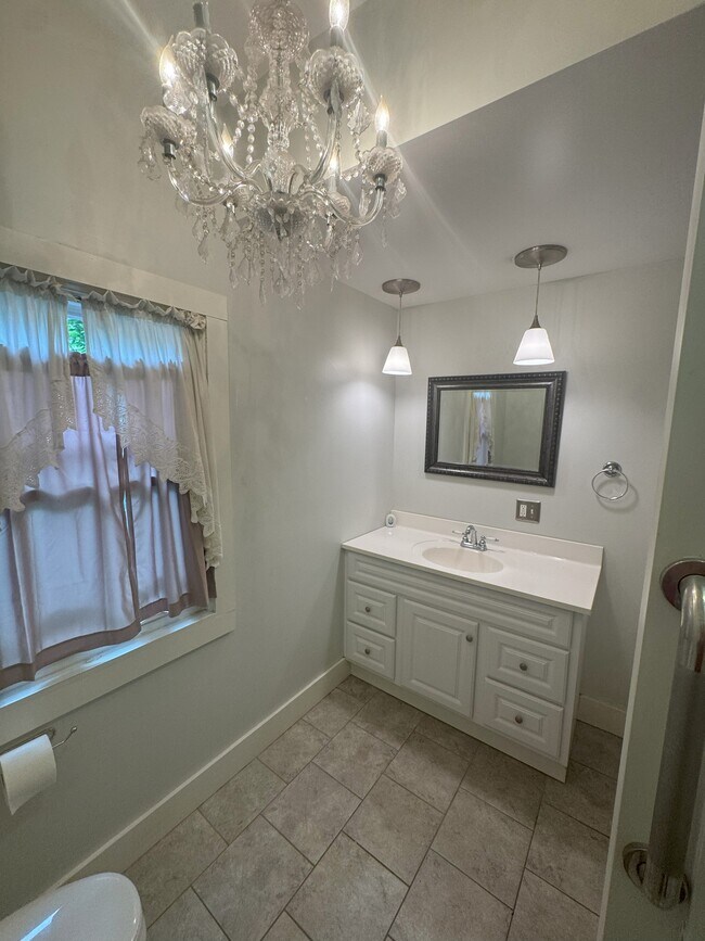 Bathroom - 42 Chappell St