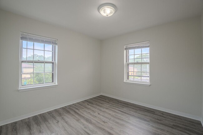 Building Photo - 4204 N Olsen Ave