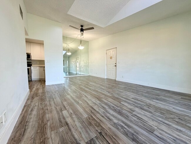 Building Photo - 616 Sea Pine Way