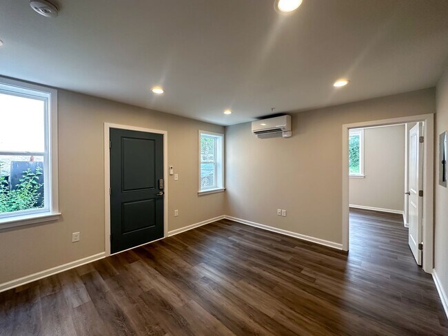 Building Photo - 5508 Belair Rd