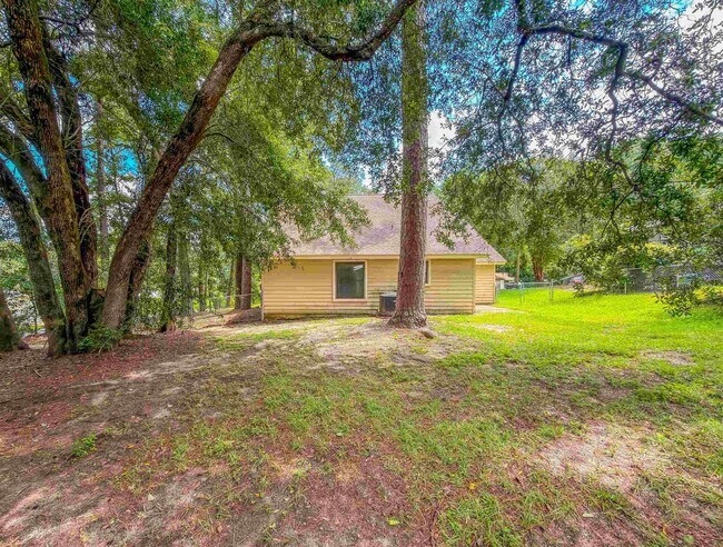 Building Photo - 3200 Langley Cir