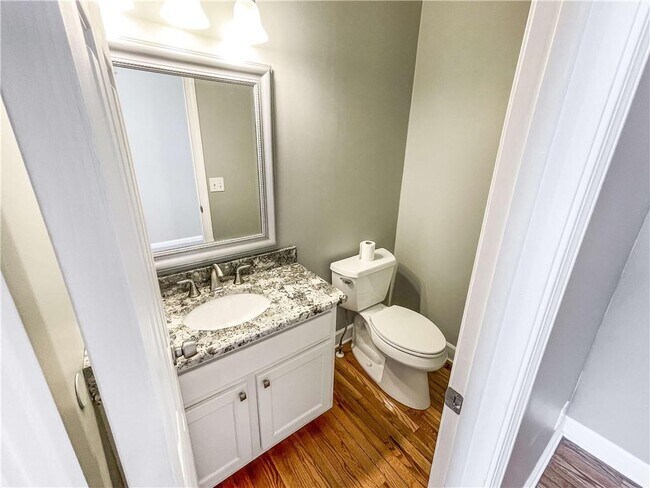 Building Photo - 1598 Brentwood Dr