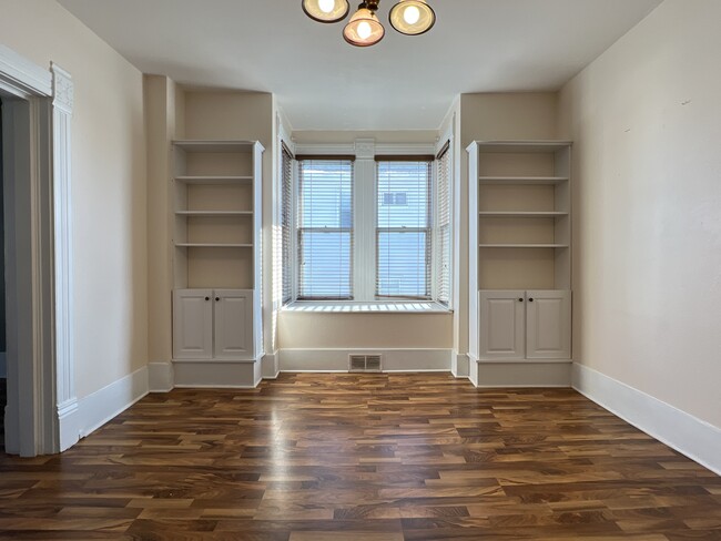 Building Photo - 1950 Bennett St