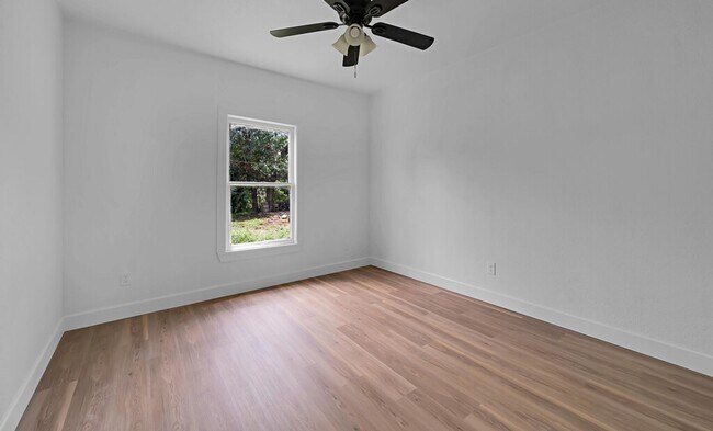 Building Photo - Well-maintained 4BD/2BA Home in Waco