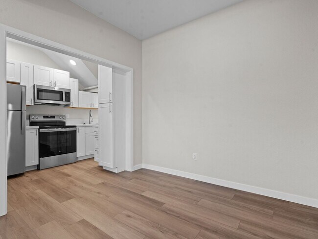 Building Photo - 50 Berrum Pl