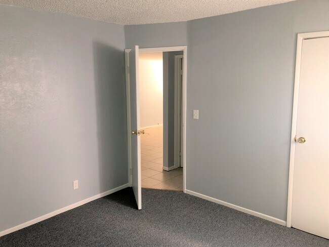 Building Photo - 1329 Oahu St