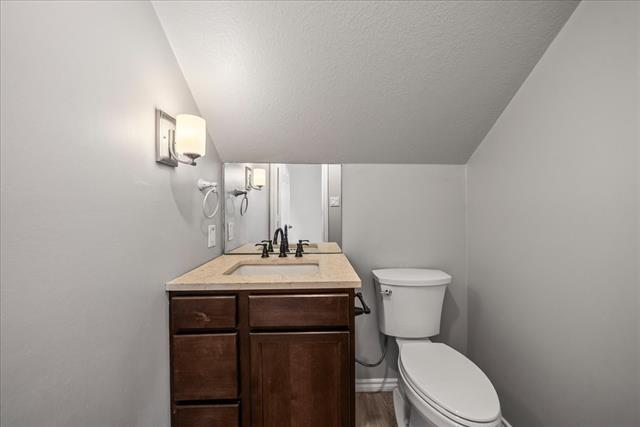 Building Photo - 344 Raintree Dr