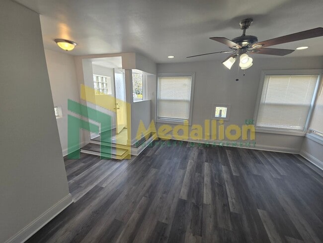 Building Photo - Updated 3-Bedroom Single-Level Home with Backyard Space