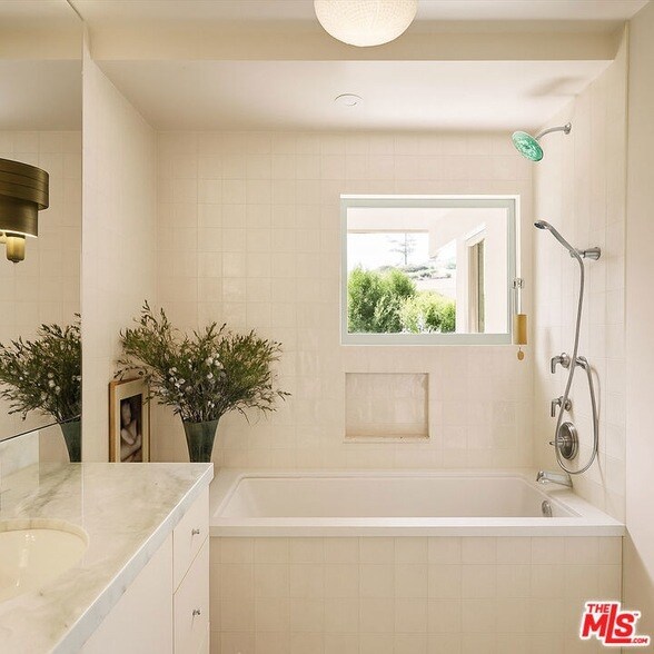 Building Photo - 2764 Outpost Dr