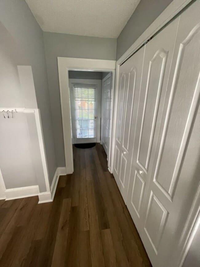 Building Photo - 4 Bedroom 2 bath home with garage in beautiful downtown Graham!