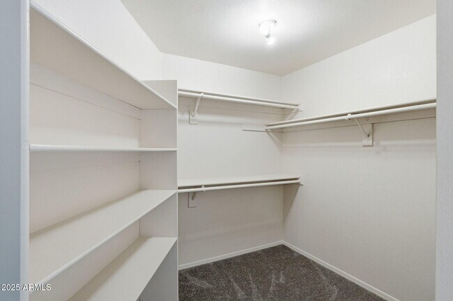 Building Photo - 7016 E Menlo St