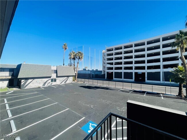 Building Photo - 1922 Fairfield Ave