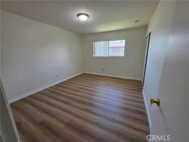 Building Photo - 928 N Vicentia Ave