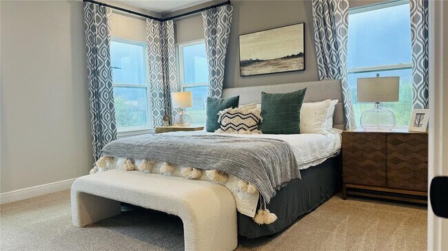 Building Photo - 16956 Hamlin Vw St