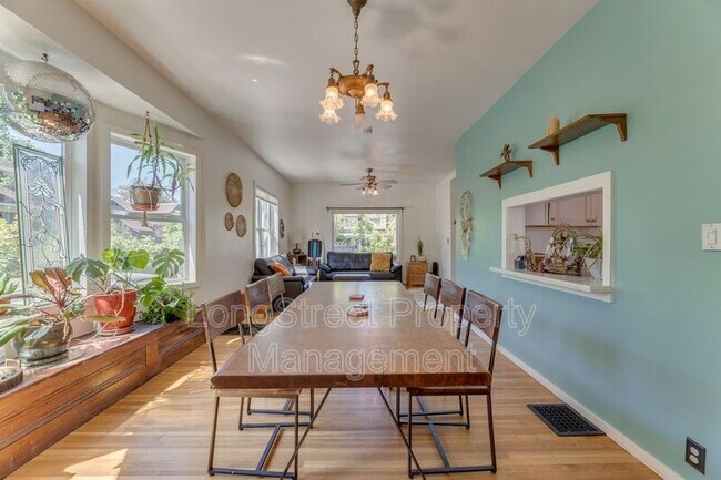 Building Photo - 5236 NE 18th Ave