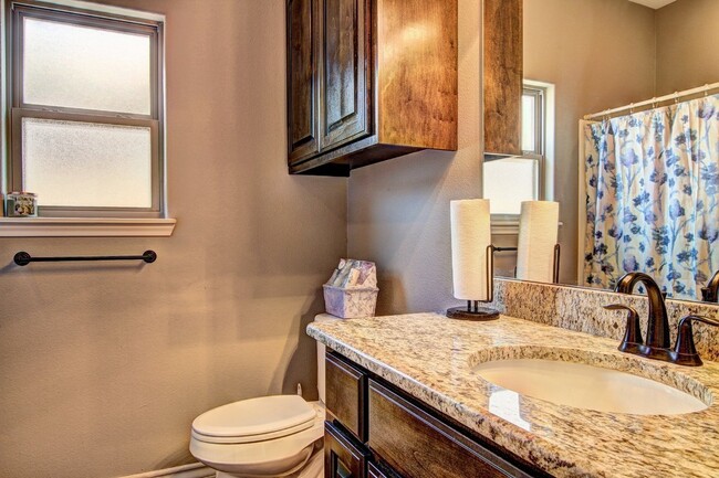 Building Photo - 1118 Blackbuck - 3/Bed 2/Bath $2095/month