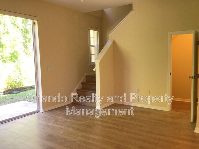 Building Photo - 264 Monroe Cir