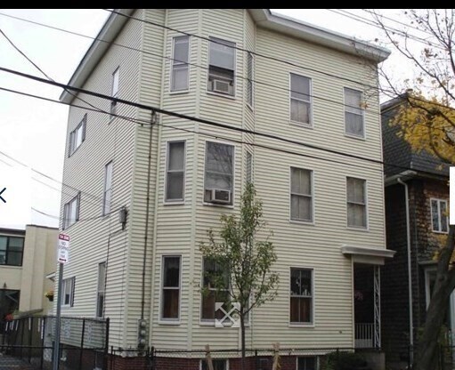 Primary Photo - 235 Brookline St
