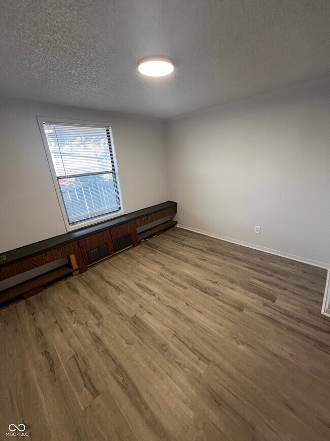 Building Photo - 2000 Indianapolis Rd