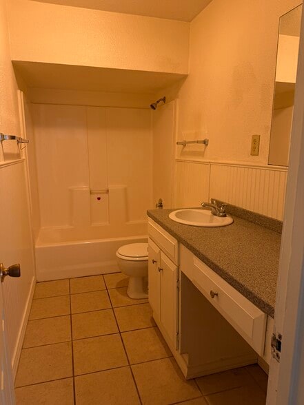 Building Photo - 1226 Green St