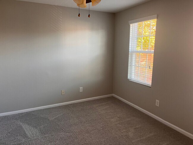 Building Photo - Spacious 2BR/3BA Townhome in Rennaisance Park near Downtown Raleigh
