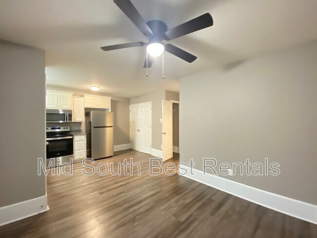 Building Photo - 324 Clint Rd