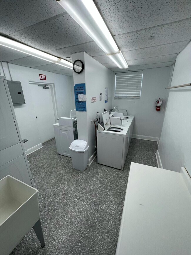 Building Photo - 720 Orton Ave