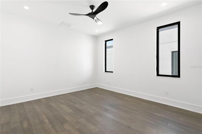 Building Photo - 3010 W Trilby Ave
