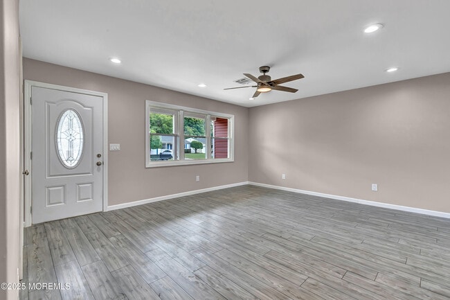 Building Photo - 44 Chancellor Ct