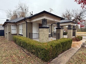 Building Photo - Updated 1 Bedroom for Rent!