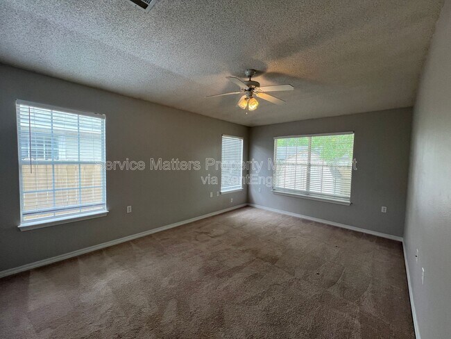 Building Photo - 174 Wildflower Ln
