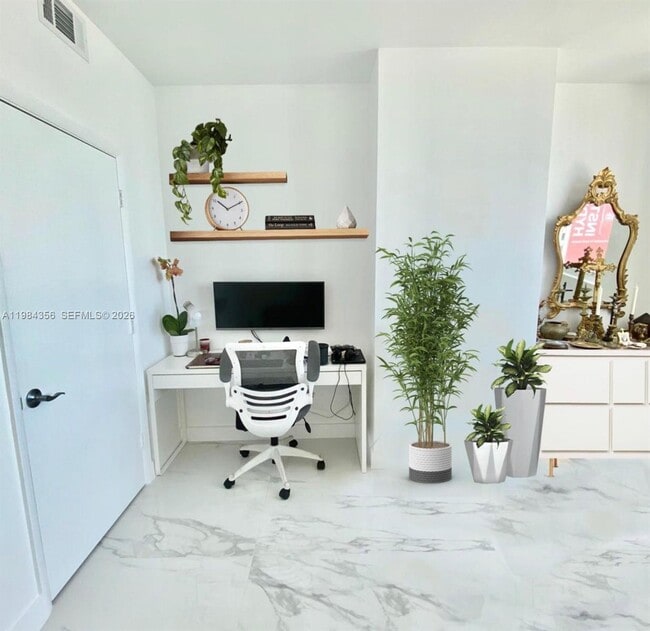 Building Photo - 253 NE 2nd St