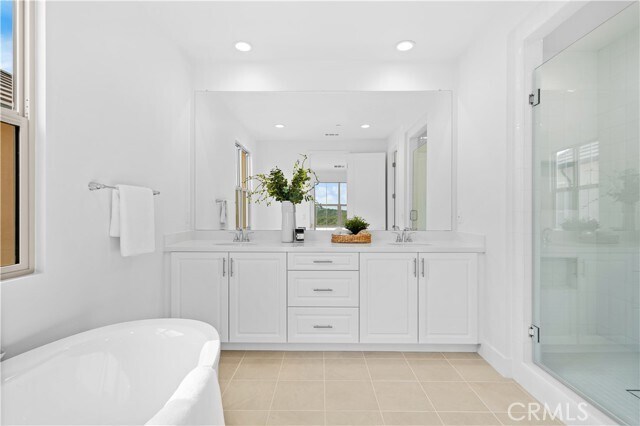 Building Photo - 206 Collino