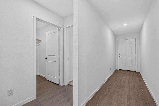 Building Photo - 1314 Lady Yoli St