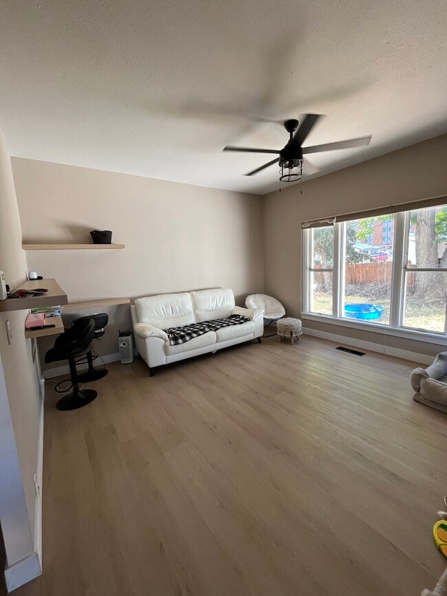 Living room - 230 N 700 W