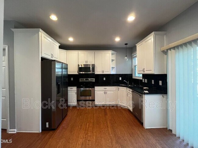 Building Photo - 214 Castle Hayne Dr