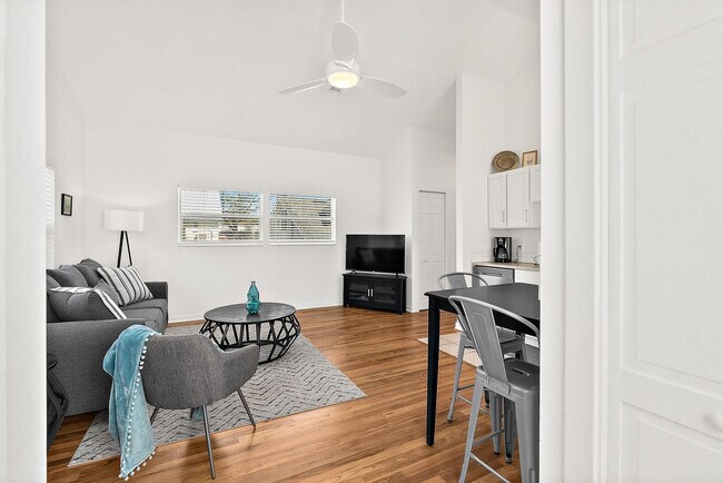 Building Photo - 27 Old Mission Ave