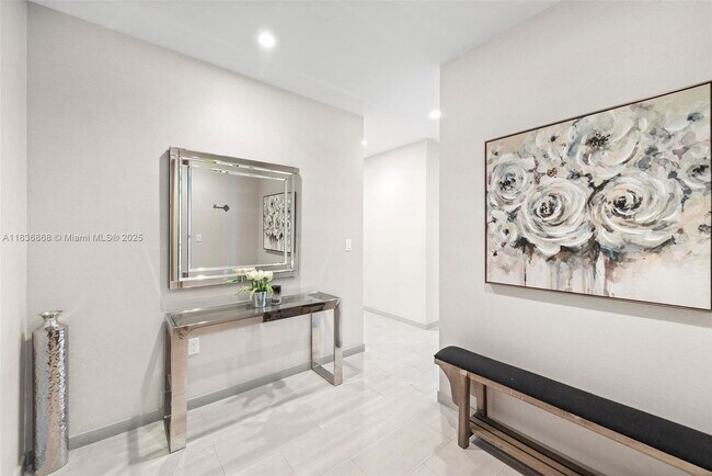 Building Photo - 1000 Brickell Plaza