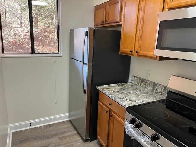 Building Photo - 37 Highwood Dr