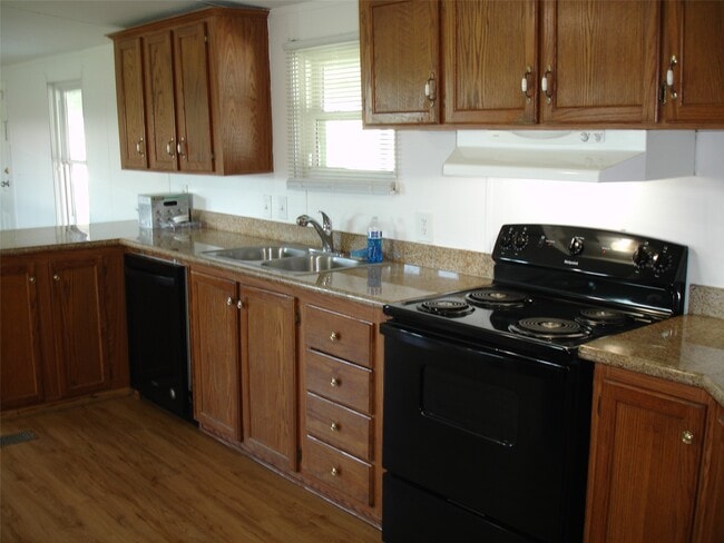 Building Photo - 4201 Wells Dr