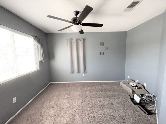 Building Photo - Desirable Old School Housing Community 3 bed x 2.5 Bath 2411 Sqft - Gated Community!!!